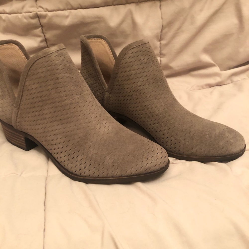 New Lucky Brand Baley bootie sz 10